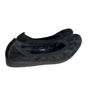 Cole Haan Womens Size 8 Black Suede Flats Shoes Perforated